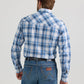 MEN'S WRANGLER RETRO® LONG SLEEVE SAWTOOTH SNAP POCKET WESTERN SHIRT IN BLUE DREAM