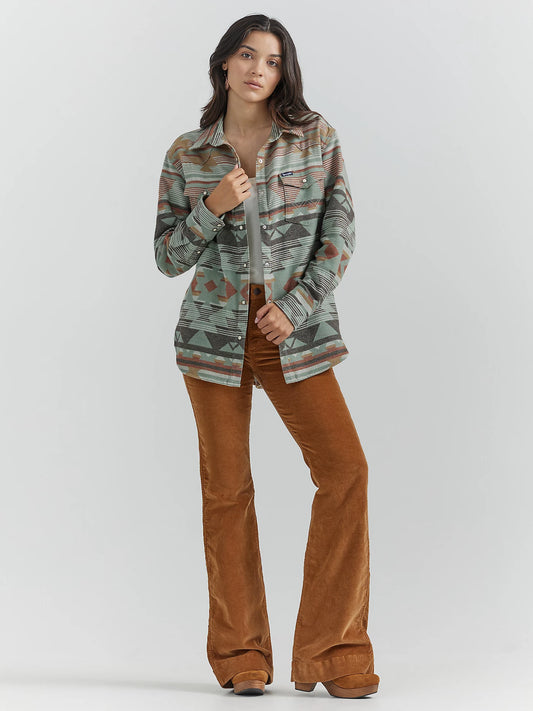 WOMEN'S WRANGLER RETRO® BOYFRIEND WESTERN SNAP SHIRT IN SAGE